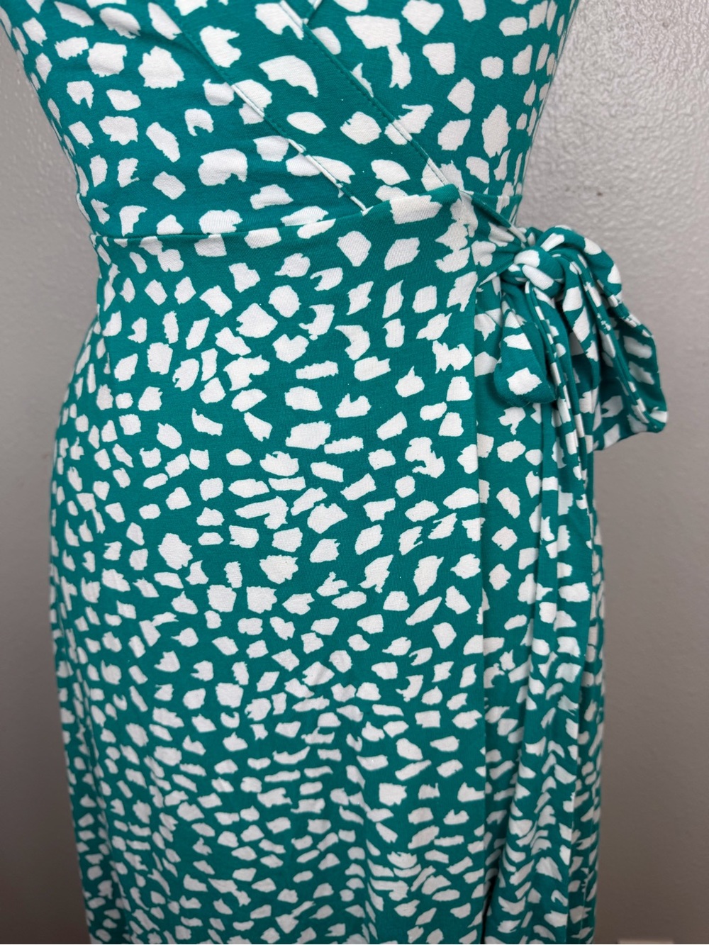 Diane Von Furstenberg DVF Samson Leopard Leaves Parakeet Print Wrap Dress Size 2 - Picture 7 of 11